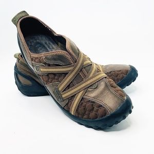 privo by clarks acacia